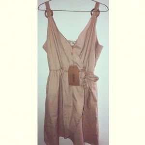 Cute Listicle Wrap Dress Size L